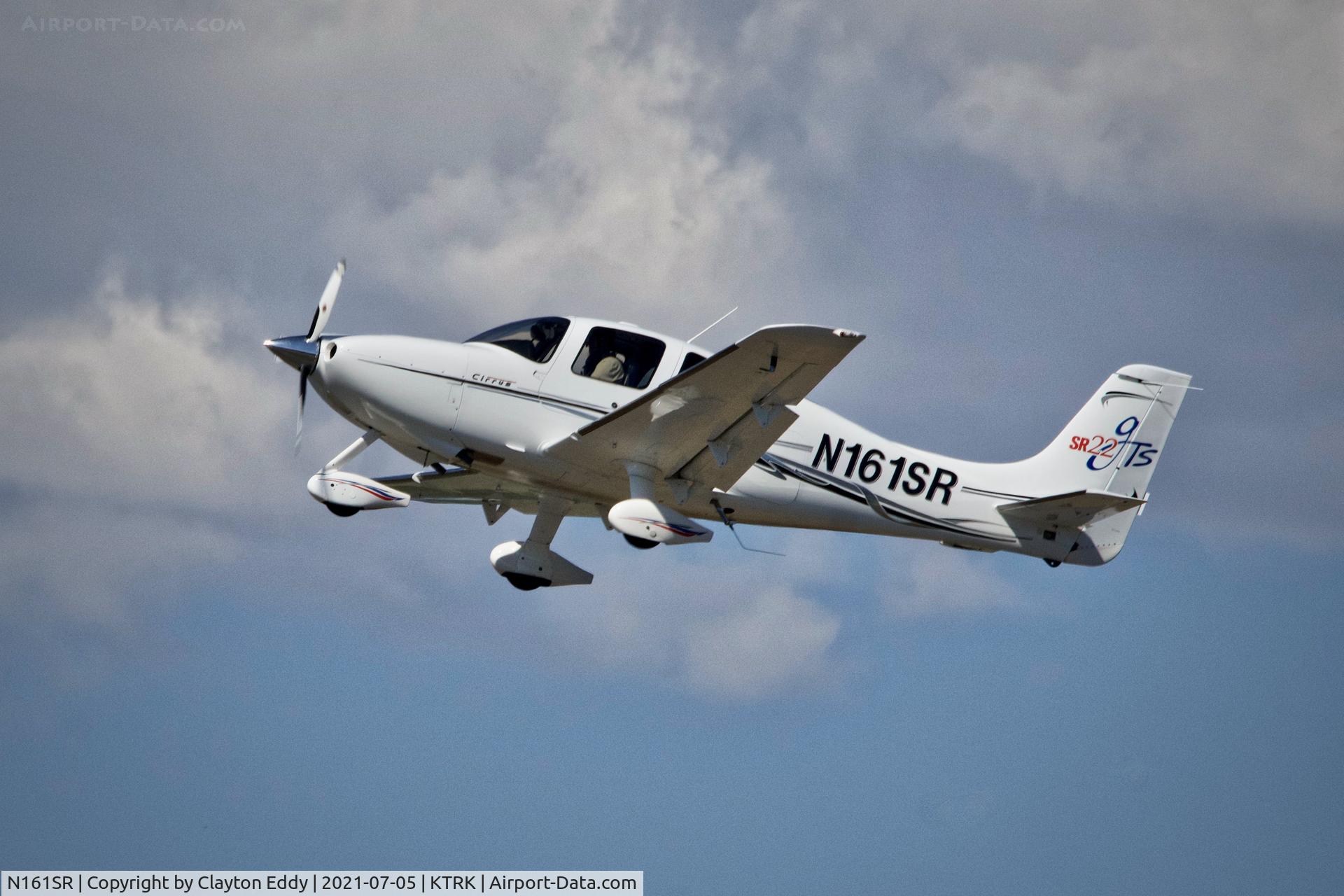 N161SR, 2006 Cirrus SR22 C/N 2120, Truckee airport California 2021.