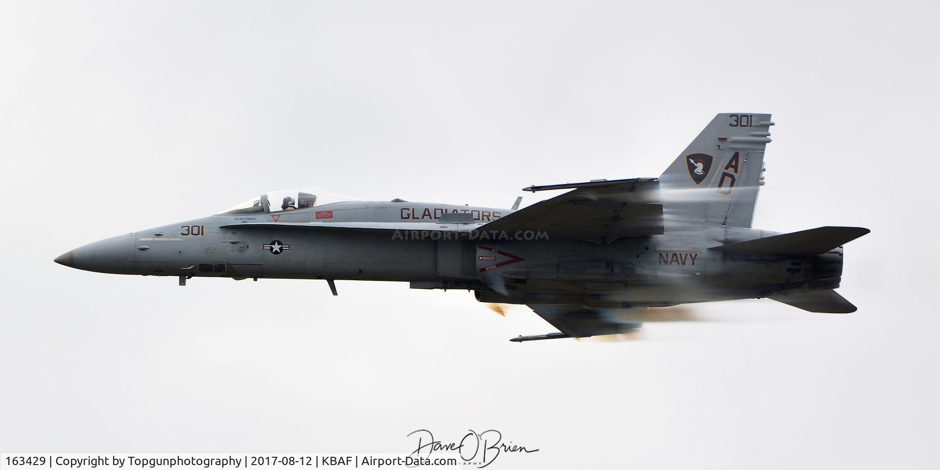 163429, 1987 McDonnell Douglas F/A-18C-23-MC Hornet C/N 0622/C003, High Speed Pass