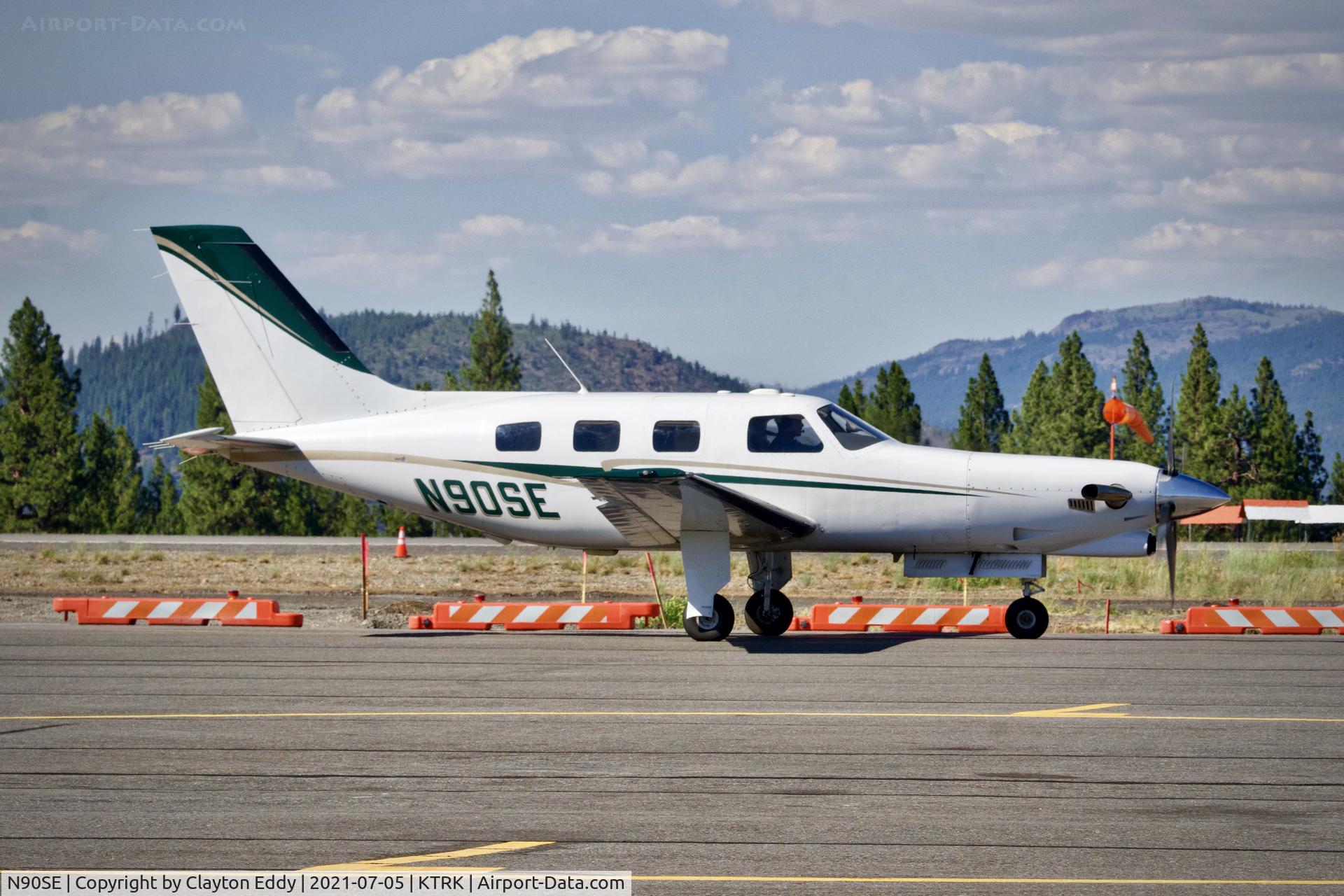 N90SE, 1989 Piper PA-46-350P Malibu Mirage C/N 4622041, Truckee airport California 2021.