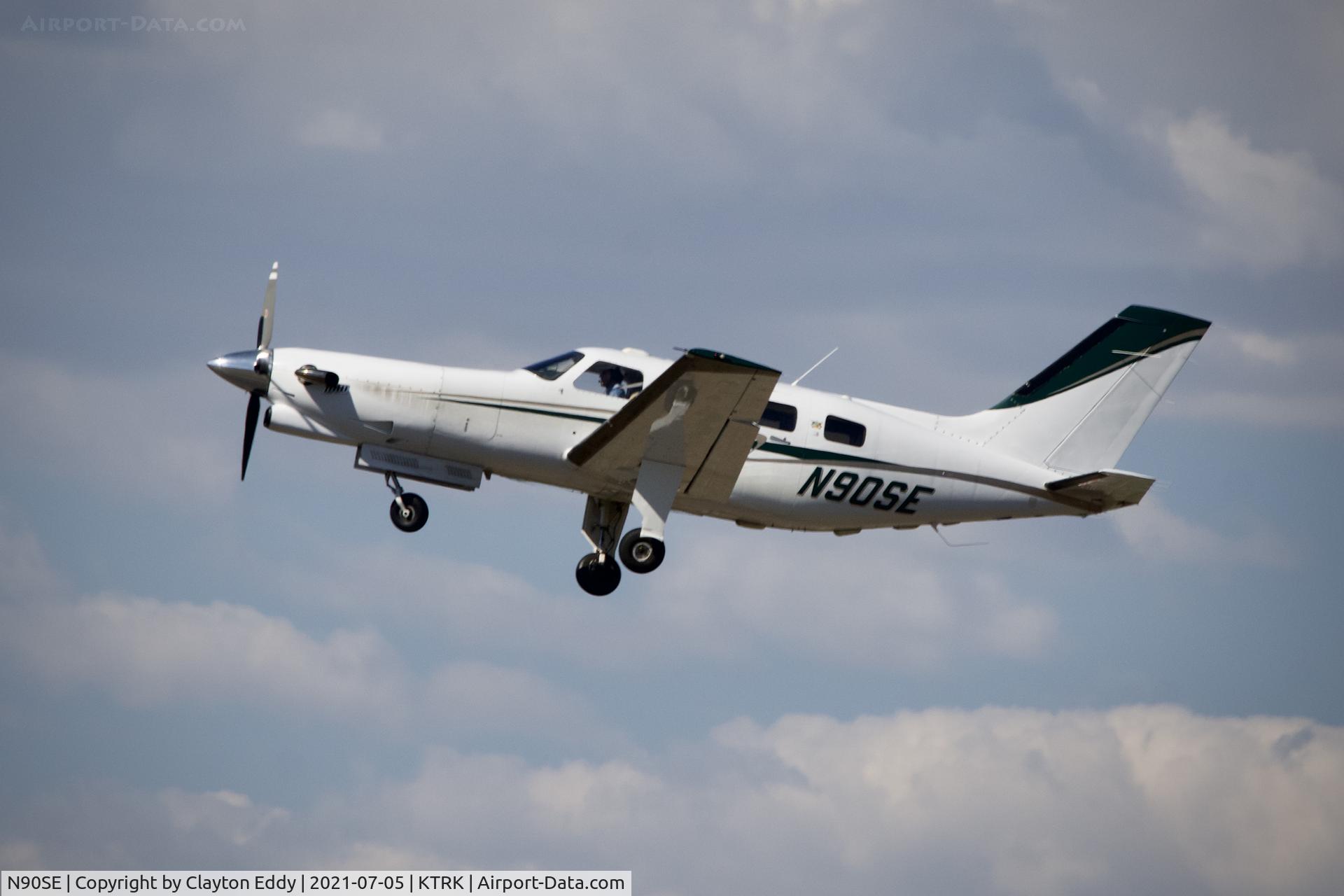 N90SE, 1989 Piper PA-46-350P Malibu Mirage C/N 4622041, Truckee airport California 2021.