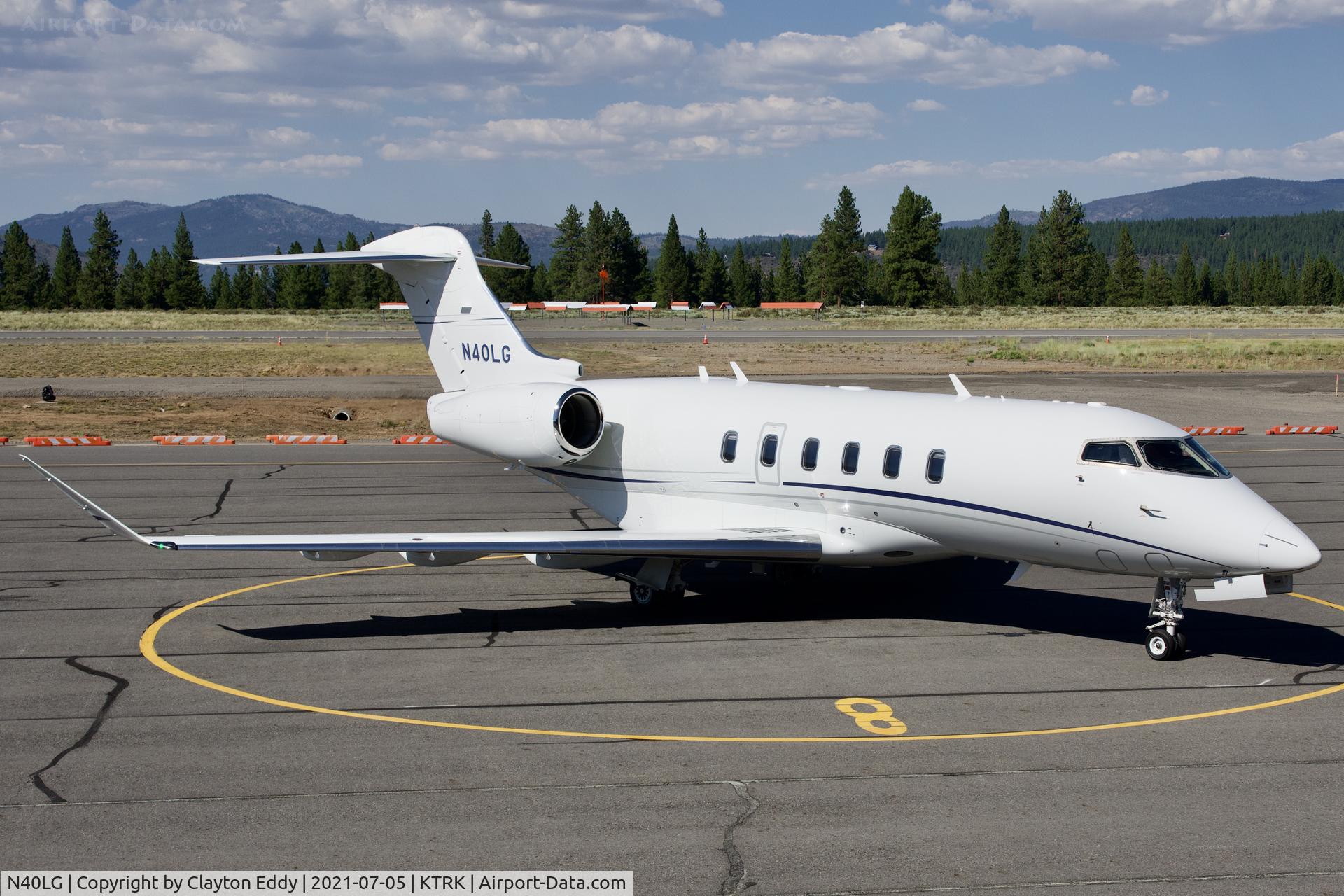 N40LG, 2018 Bombardier Challenger 350 (BD-100-1A10) C/N 20758, Truckee airport California 2021.
