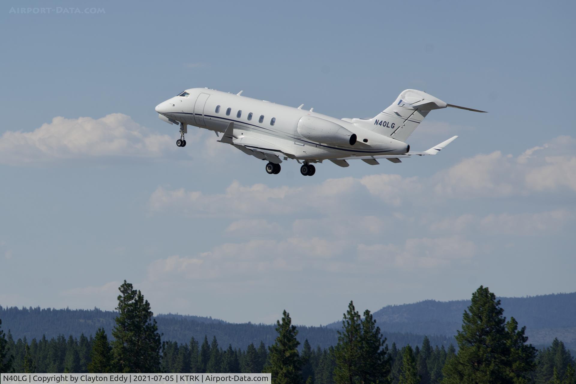 N40LG, 2018 Bombardier Challenger 350 (BD-100-1A10) C/N 20758, Truckee airport California 2021.