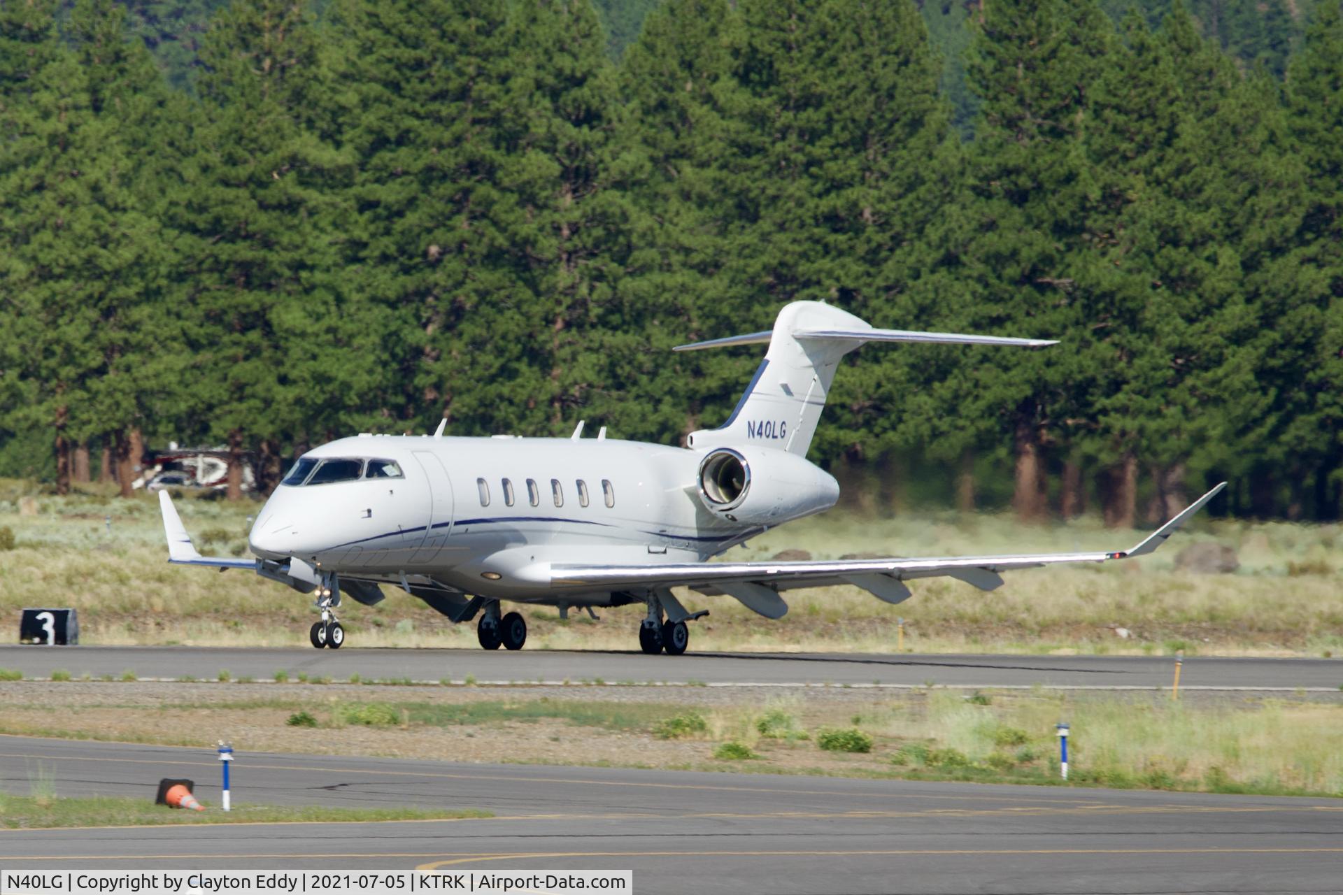 N40LG, 2018 Bombardier Challenger 350 (BD-100-1A10) C/N 20758, Truckee airport California 2021.