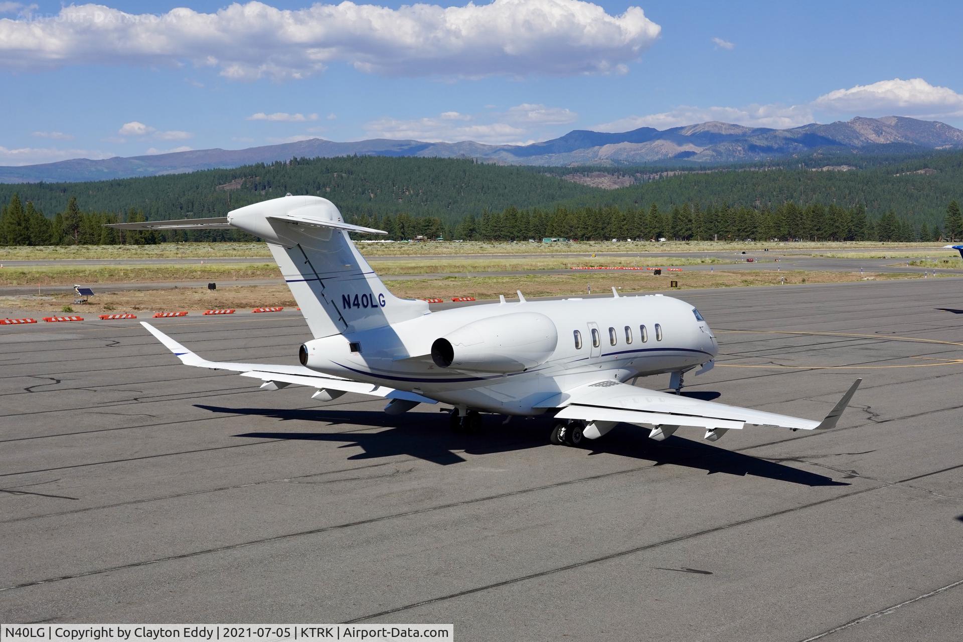 N40LG, 2018 Bombardier Challenger 350 (BD-100-1A10) C/N 20758, Truckee airport California 2021.
