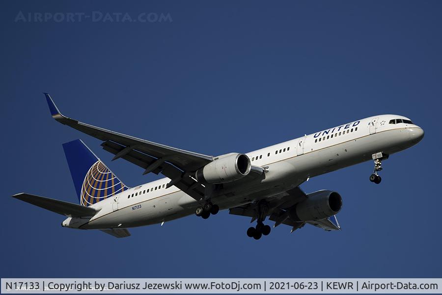 N17133, 1998 Boeing 757-224 C/N 29282, Boeing 757-224 - United Airlines  C/N 29282, N17133