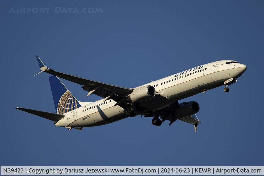 N39423, 2008 Boeing 737-924/ER C/N 32829, Boeing 737-924/ER - United Airlines  C/N 32829, N39423