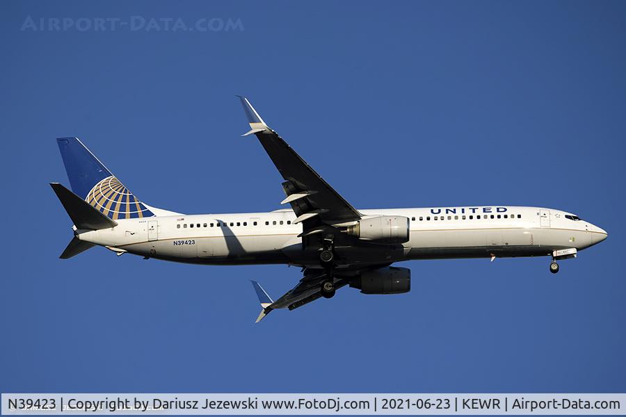 N39423, 2008 Boeing 737-924/ER C/N 32829, Boeing 737-924/ER - United Airlines  C/N 32829, N39423