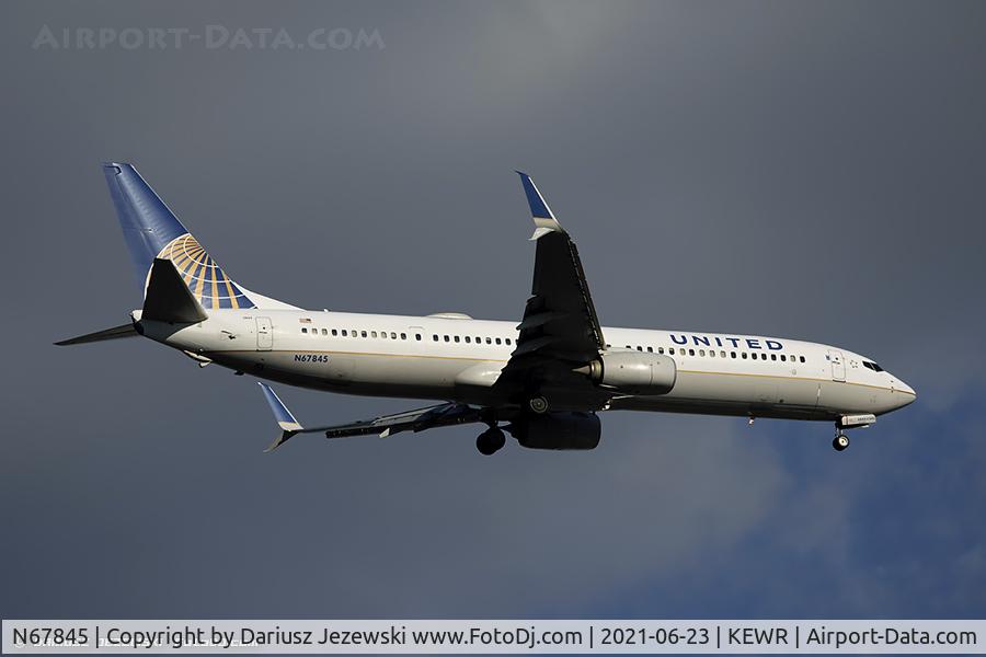 N67845, 2015 Boeing 737-924/ER C/N 42185, Boeing 737-924/ER - United Airlines  C/N 42185, N67845