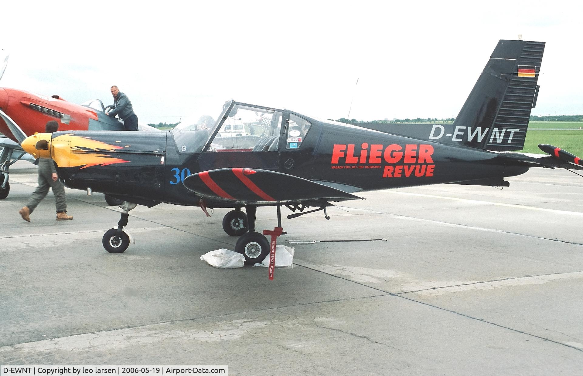 D-EWNT, Zlin Z-42M C/N 0062, Berlin ILA 19.5.2006