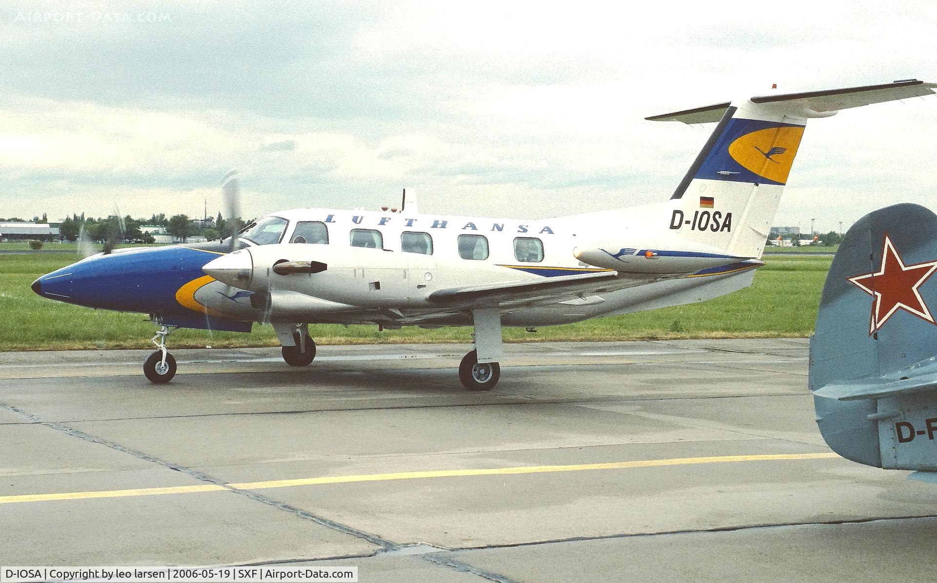 D-IOSA, 1987 Piper PA-42-720 Cheyenne IIIA C/N 42-5501041, Berlin ILA 19.5.2006