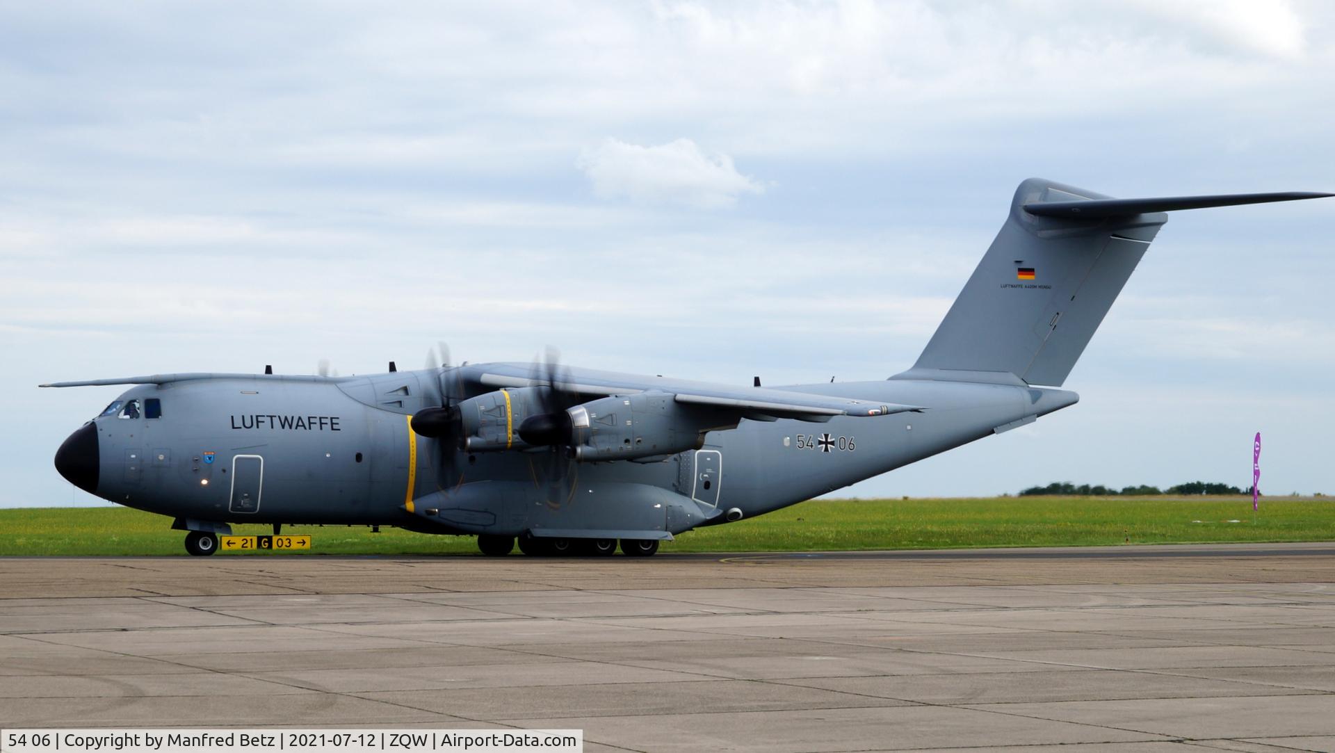 54 06, 2016 Airbus A400M-180 Atlas C/N 041, Sprungdienst