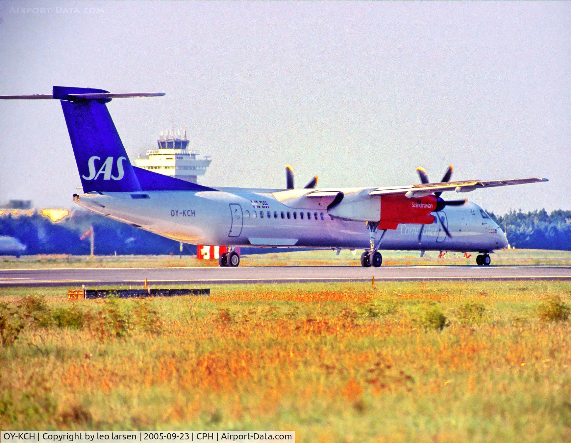 OY-KCH, 2002 De Havilland Canada DHC-8-402Q Dash 8 C/N 4064, Copenhagen 23.9.2005