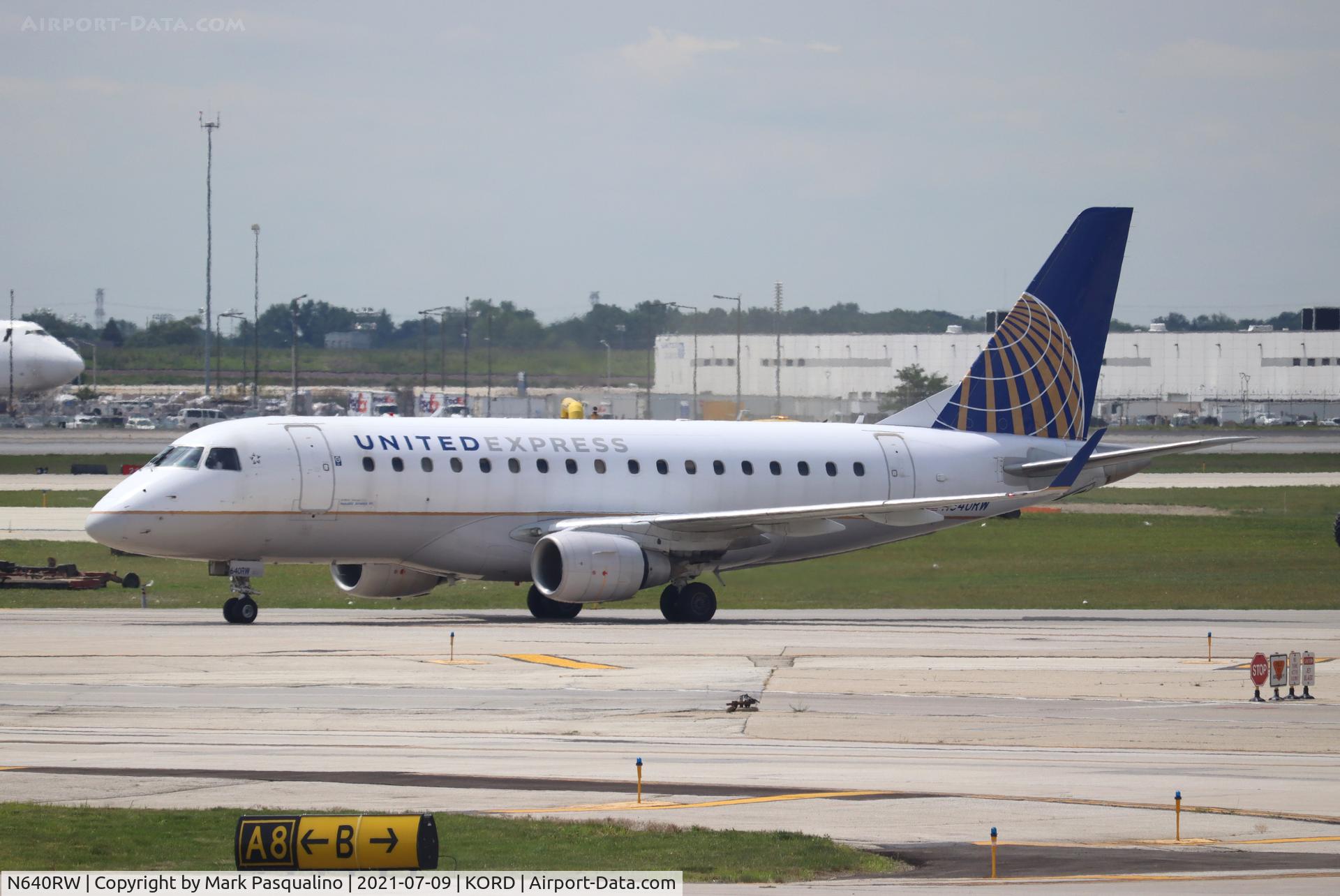 N640RW, 2004 Embraer 170SE (ERJ-170-100SE) C/N 17000058, ERJ-170-100SE