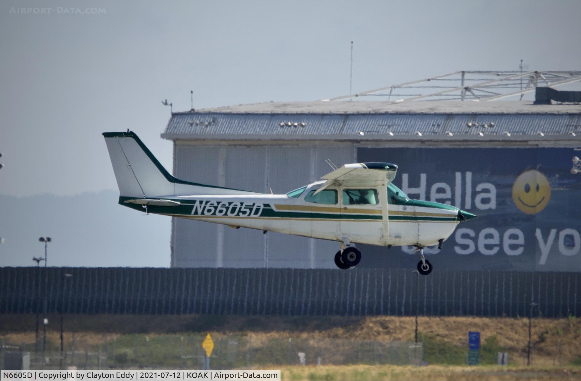 N6605D, 1979 Cessna 172N C/N 17272892, Oakland North Field 2021.
