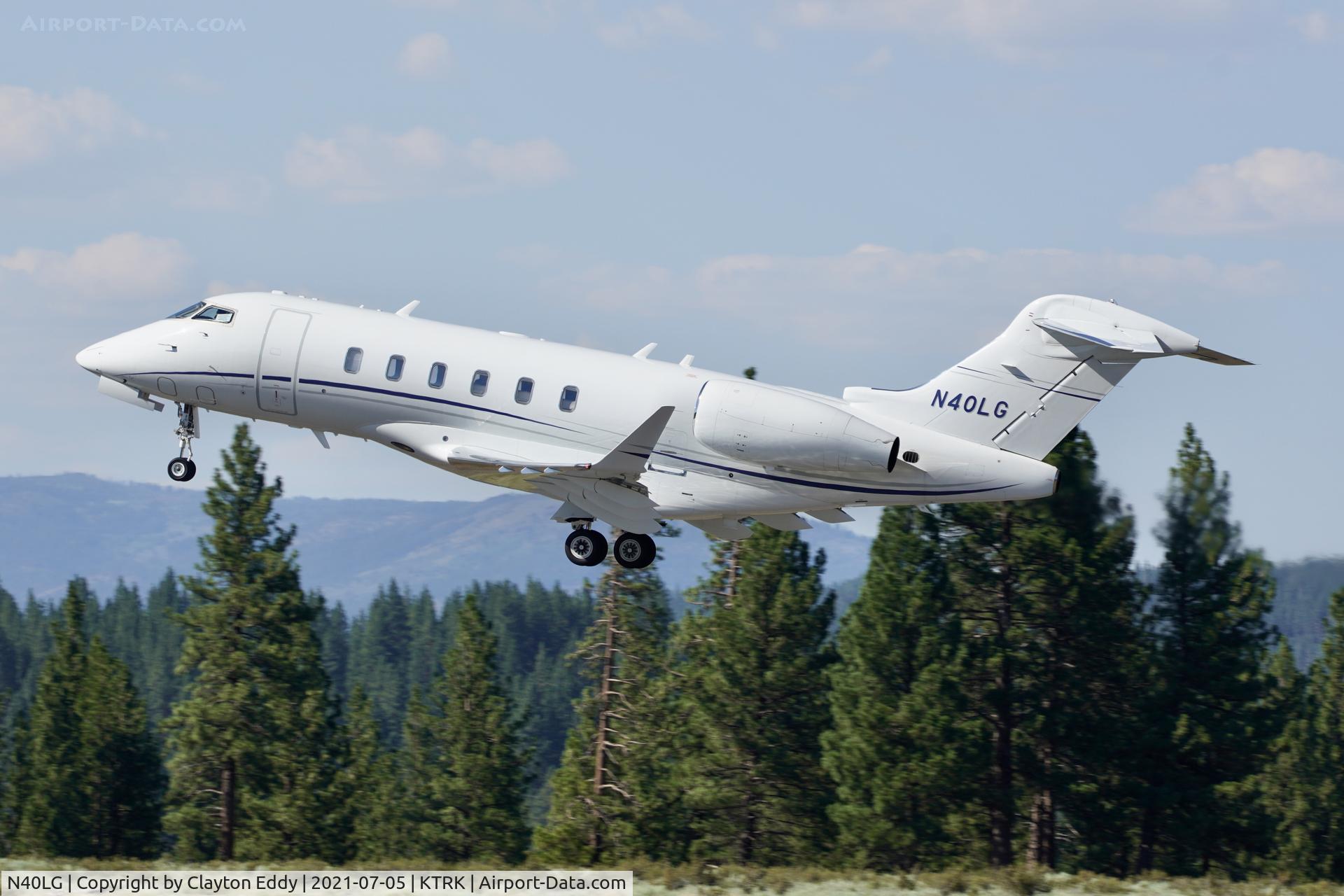 N40LG, 2018 Bombardier Challenger 350 (BD-100-1A10) C/N 20758, Truckee airport California 2021.