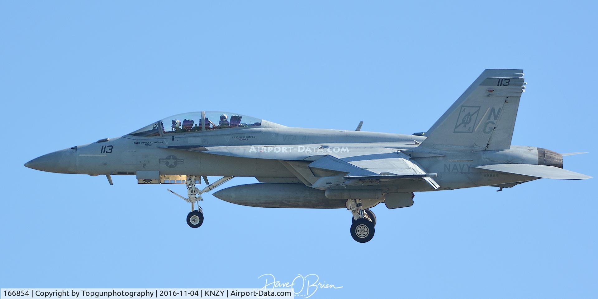 166854, Boeing F/A-18F Super Hornet C/N F202, Inbound to North Island