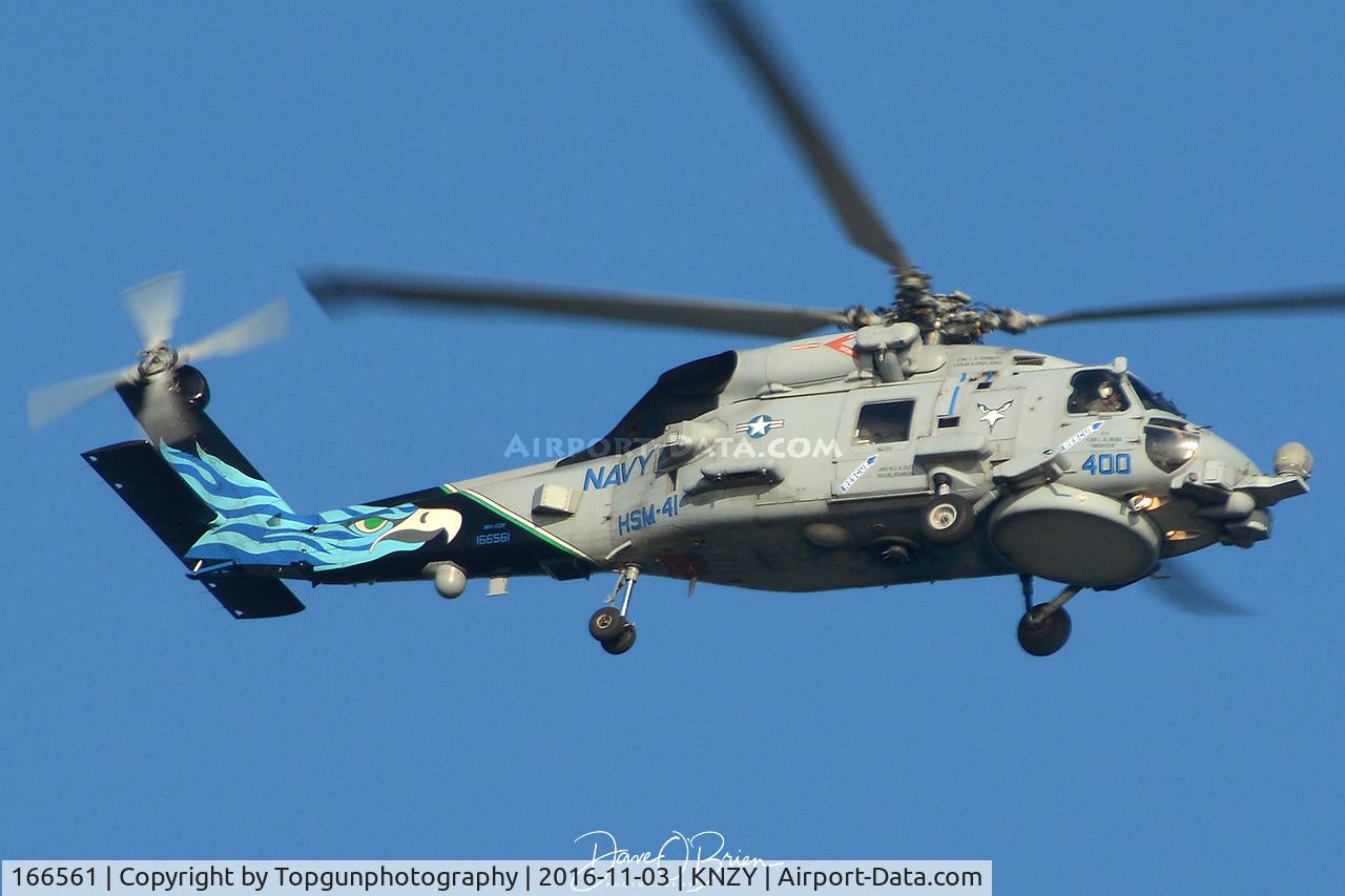 166561, Sikorsky MH-60R Strikehawk C/N 70-3116, Working the pattern at North Island