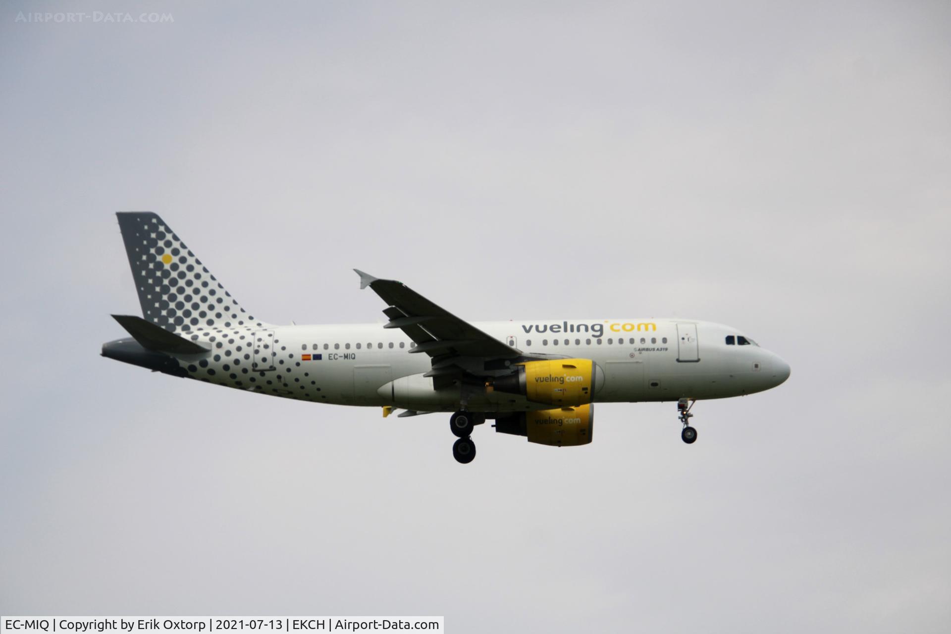 EC-MIQ, 2007 Airbus A319-111 C/N 3169, EC-MIQ landing rw 04L