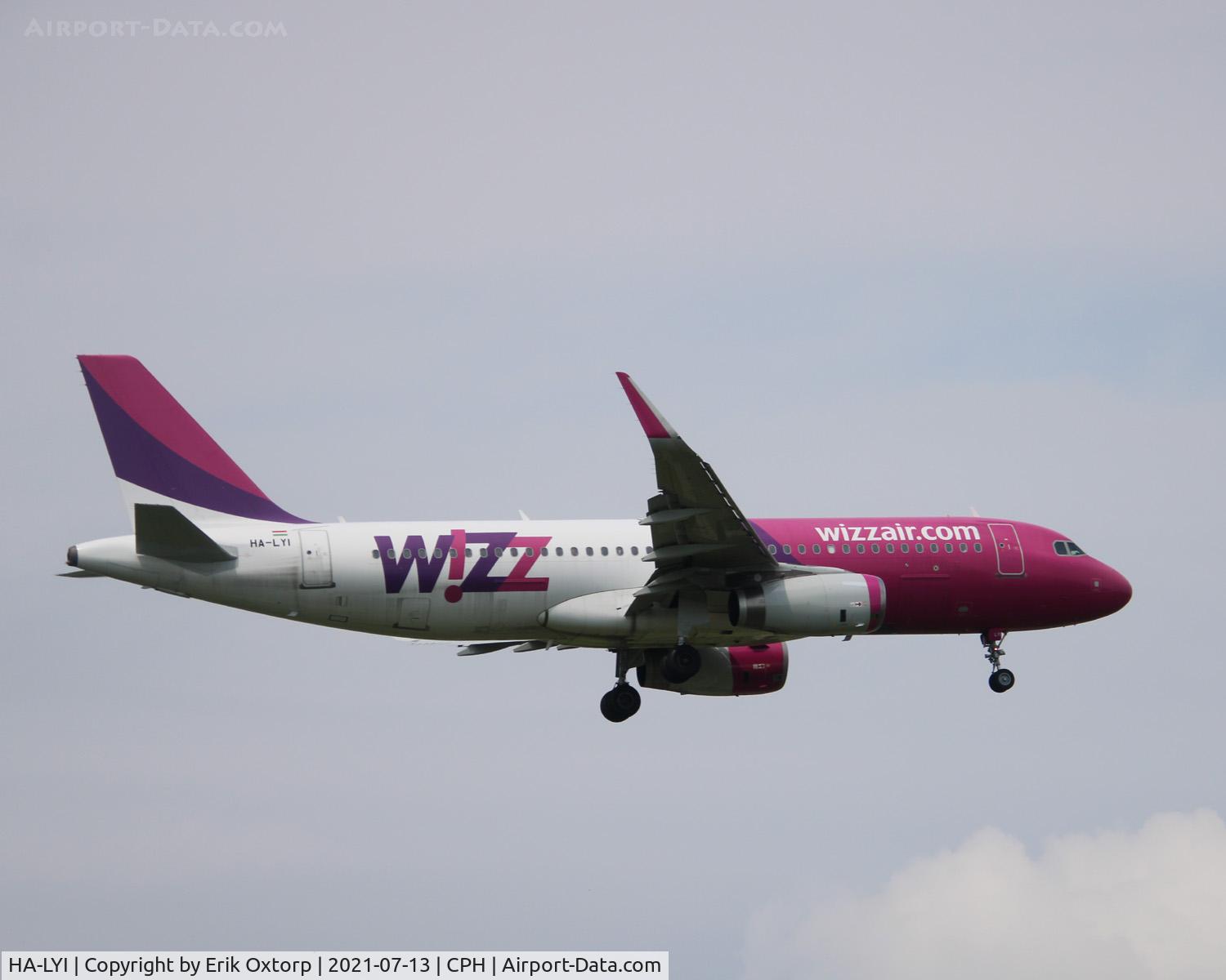 HA-LYI, 2014 Airbus A320-232 C/N 6352, HA-LYI landing rw 04L