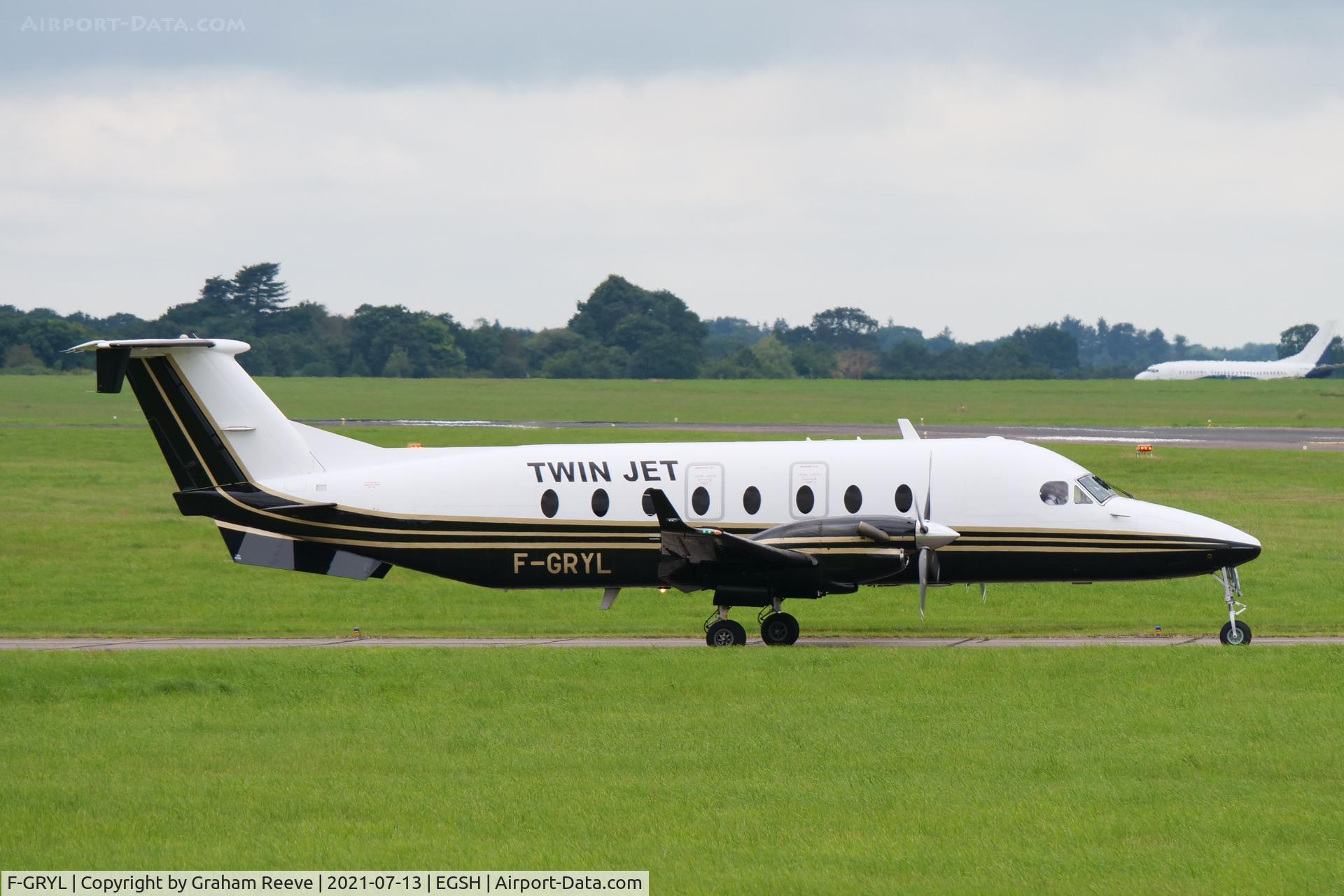 F-GRYL, 1997 Beech 1900D C/N UE-301, Departing from Norwich.