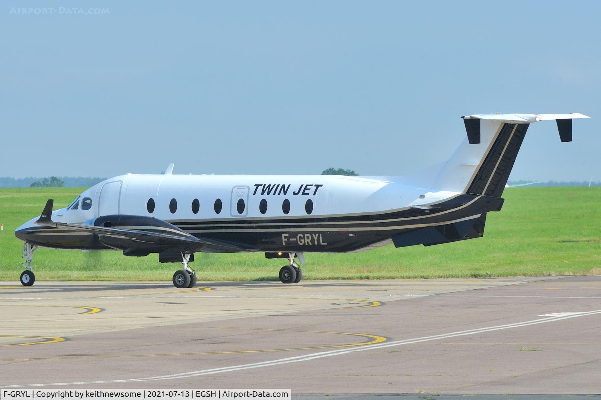 F-GRYL, 1997 Beech 1900D C/N UE-301, Arriving at Norwich from Paris LBG.