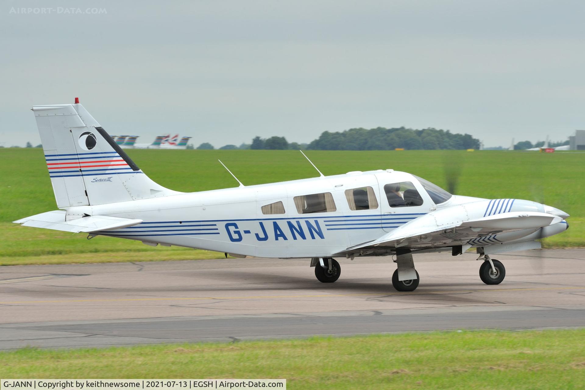 G-JANN, 1988 Piper PA-34-220T Seneca III C/N 34-33133, Leaving Norwich.