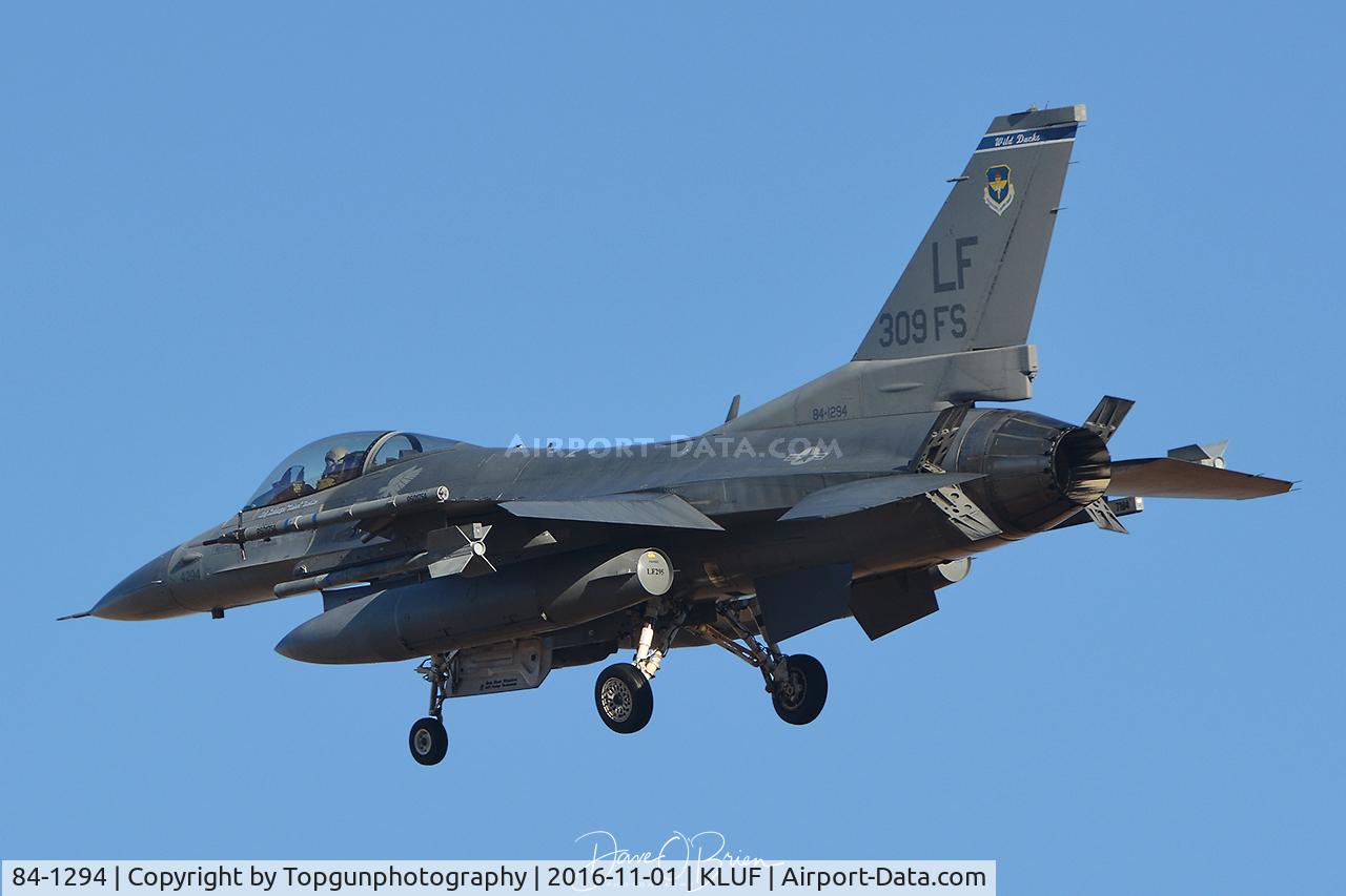84-1294, 1984 General Dynamics F-16C Fighting Falcon C/N SC-131, returning from the range, landing RW3L