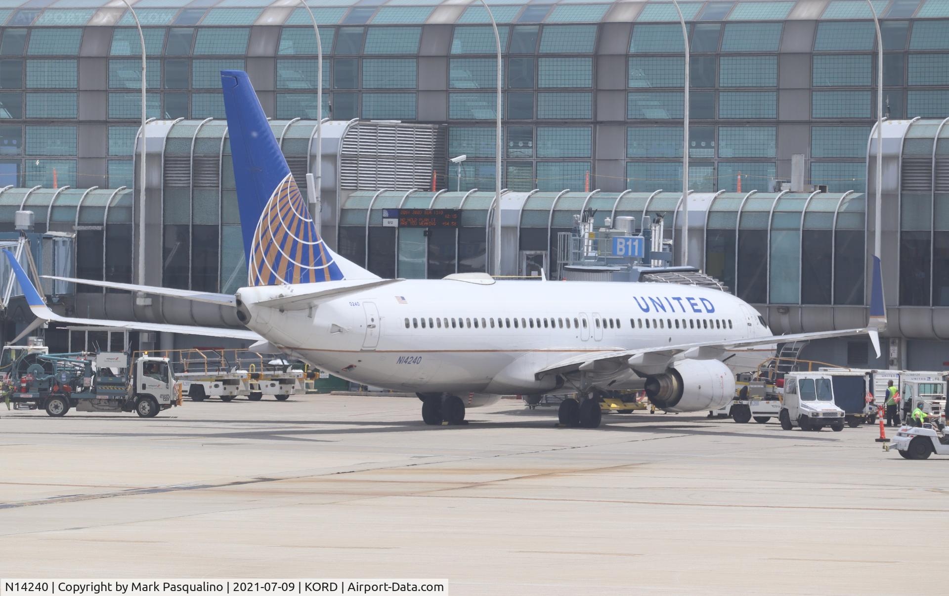 N14240, 1999 Boeing 737-824 C/N 28952, Boeing 737-824