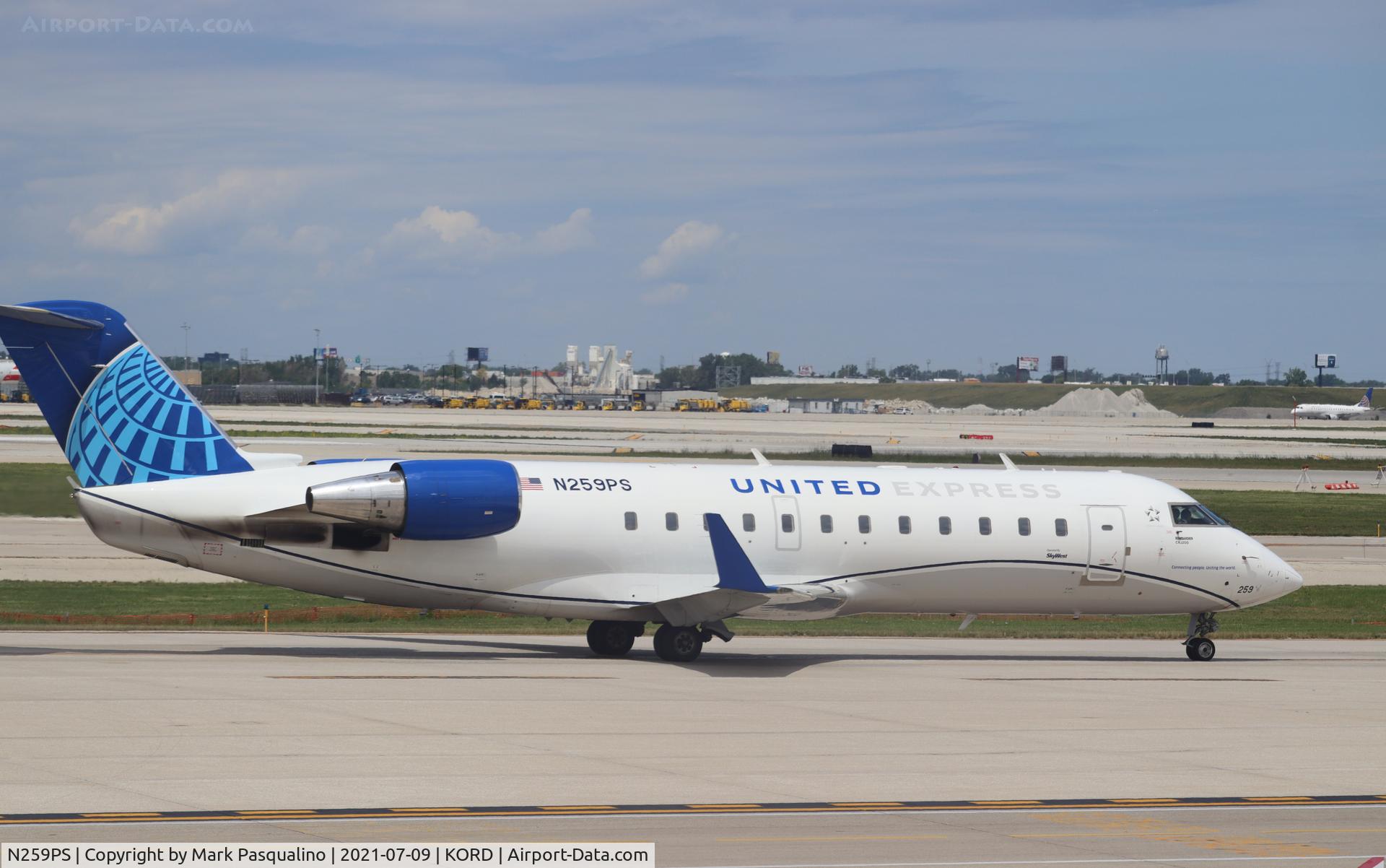 N259PS, 2004 Bombardier CRJ-200ER (CL-600-2B19) C/N 7945, CL-600-2B19