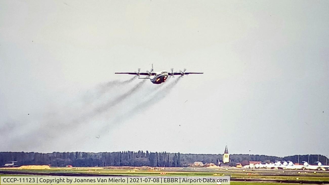 CCCP-11123, 1972 Antonov AN-12B C/N x2348105, slide scan