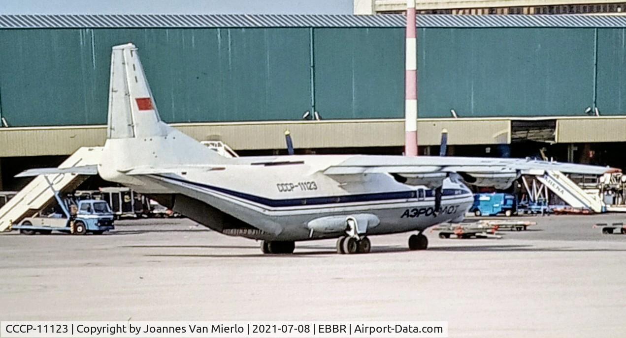 CCCP-11123, 1972 Antonov AN-12B C/N x2348105, slide scan