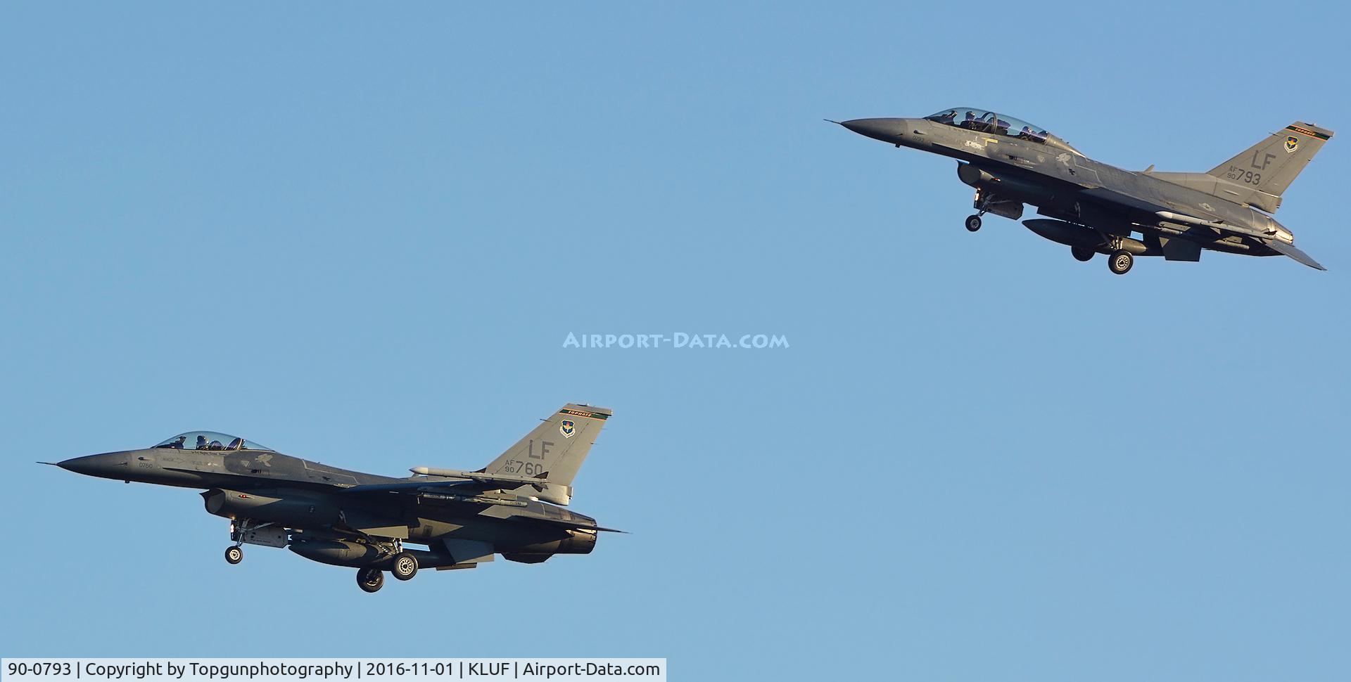 90-0793, 1991 General Dynamics F-16D Fighting Falcon C/N 1D-71, SNAKE31 setting up for RW3L while SNAKE32 lines up for 3R