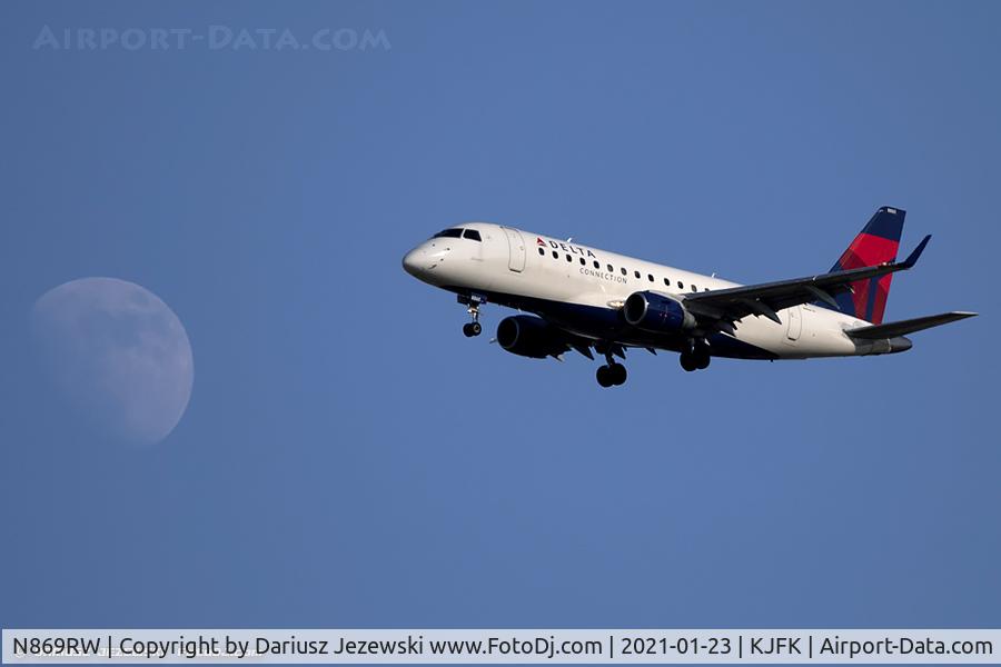 N869RW, 2006 Embraer 170SE (ERJ-170-100SE) C/N 17000133, Embraer 170SE (ERJ-170-100SE) - Delta Connection (Shuttle America)  C/N 17000133, N869RW