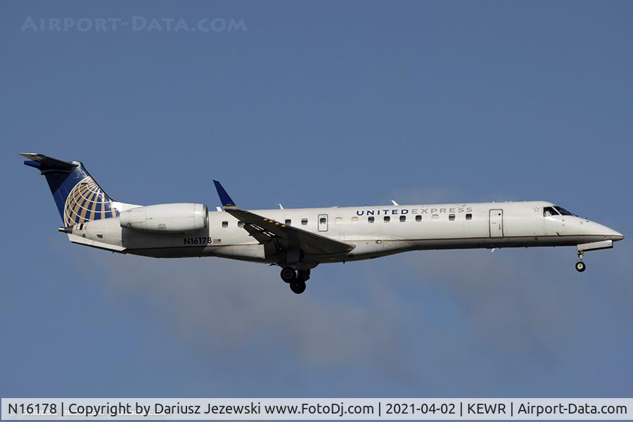 N16178, 2005 Embraer ERJ-145XR (EMB-145XR) C/N 14500889, Embraer ERJ-145XR (EMB-145XR) - United Express (ExpressJet Airlines)   C/N 14500889, N16178