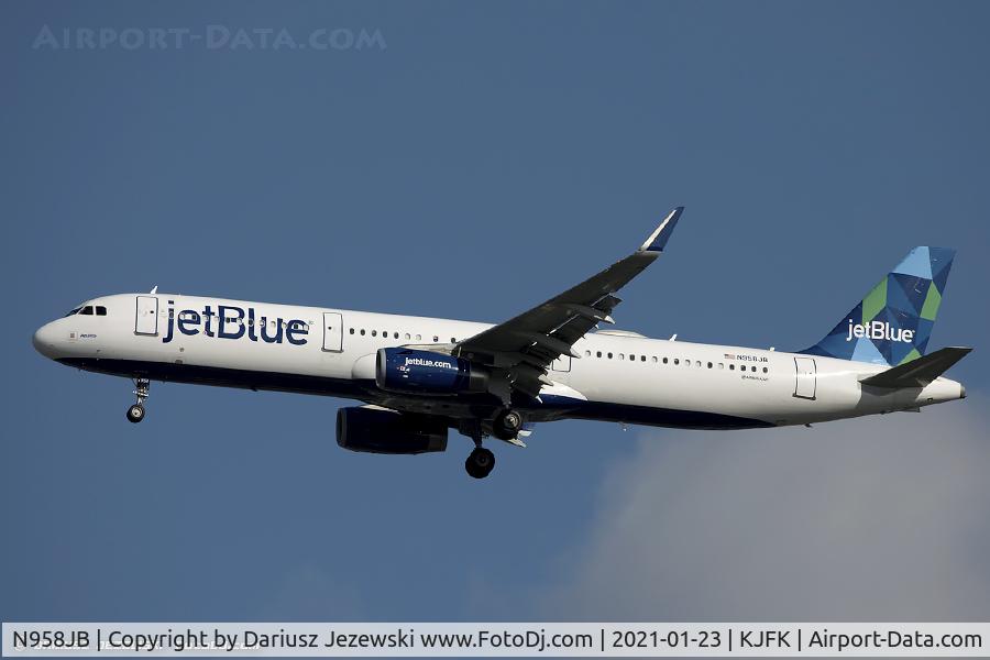 N958JB, 2015 Airbus A321-231 C/N 6859, Airbus A321-231  