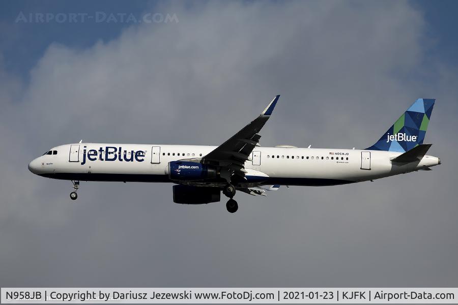 N958JB, 2015 Airbus A321-231 C/N 6859, Airbus A321-231  