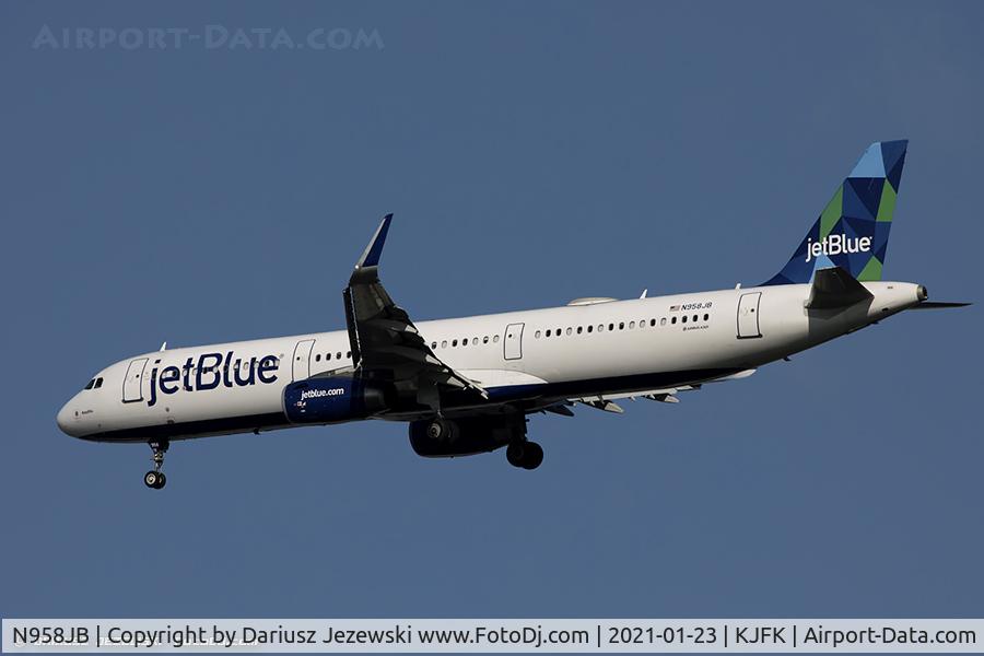 N958JB, 2015 Airbus A321-231 C/N 6859, Airbus A321-231  