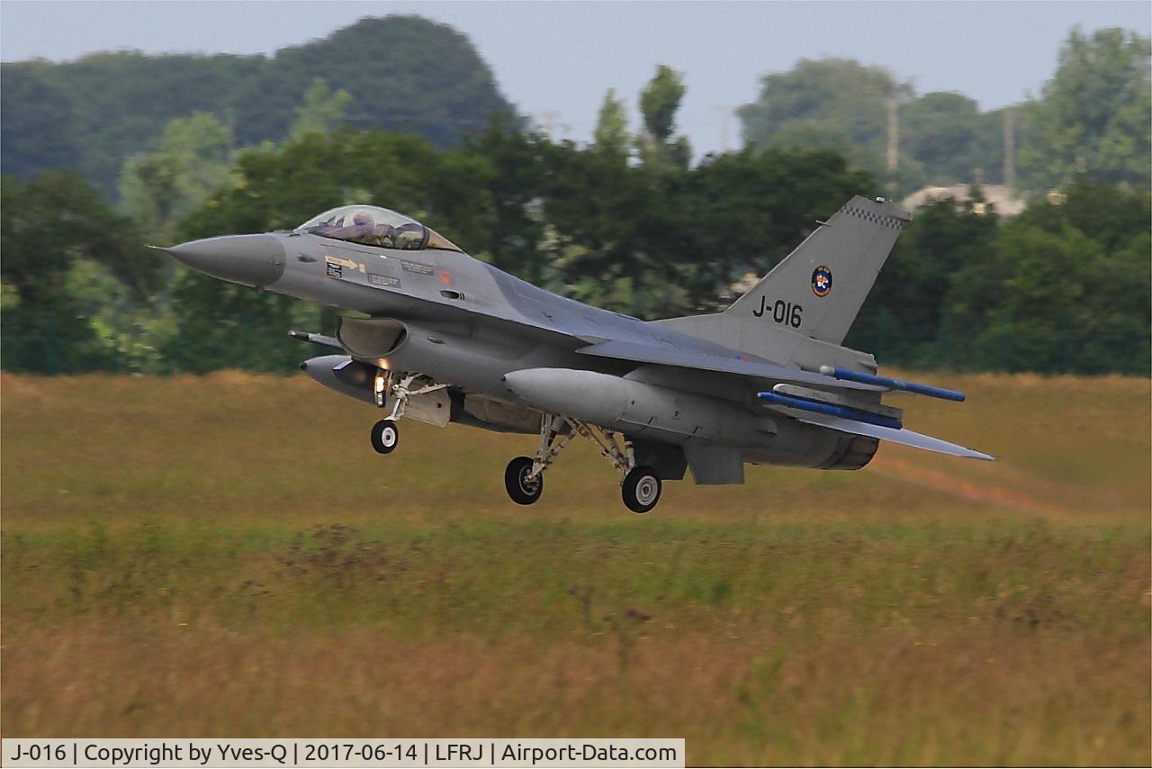 J-016, General Dynamics F-16AM Fighting Falcon C/N 6D-172, General Dynamics F-16AM Fighting Falcon, Take off rwy 26, Landivisiau Naval Air Base (LFRJ) Tiger Meet 2017