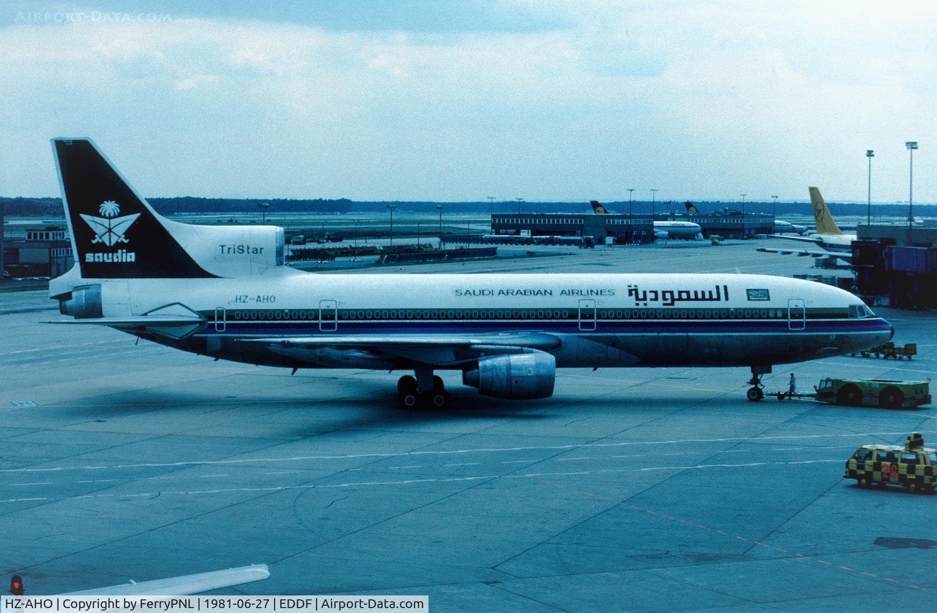 HZ-AHO, 1980 Lockheed L-1011 Tristar 200 C/N 193U-1187, push-back of Saudia L1011