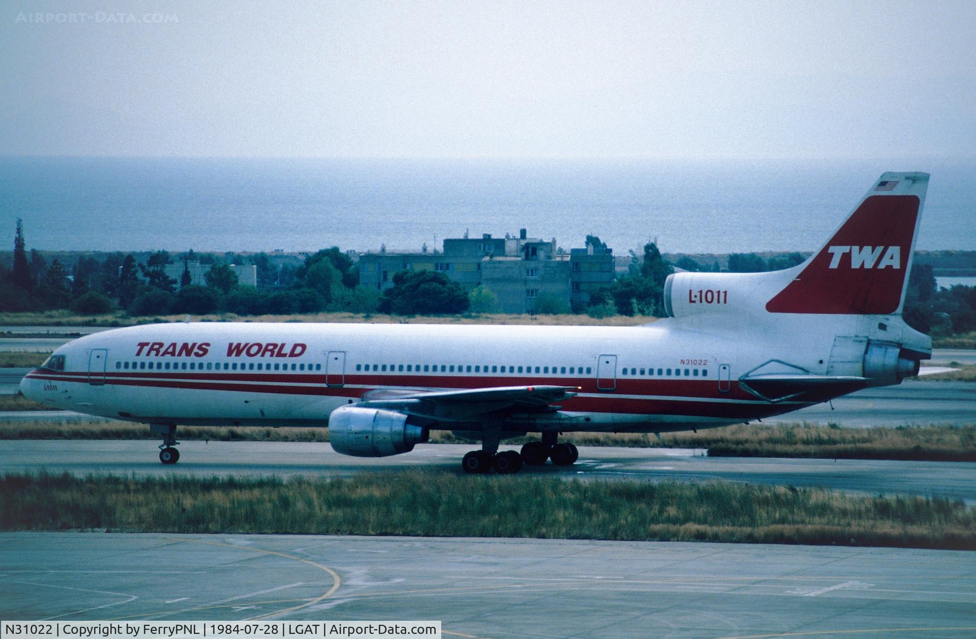 N31022, 1974 Lockheed L-1011-385-1 TriStar 50 C/N 193B-1076, TWA L1011 taxyiing for departure