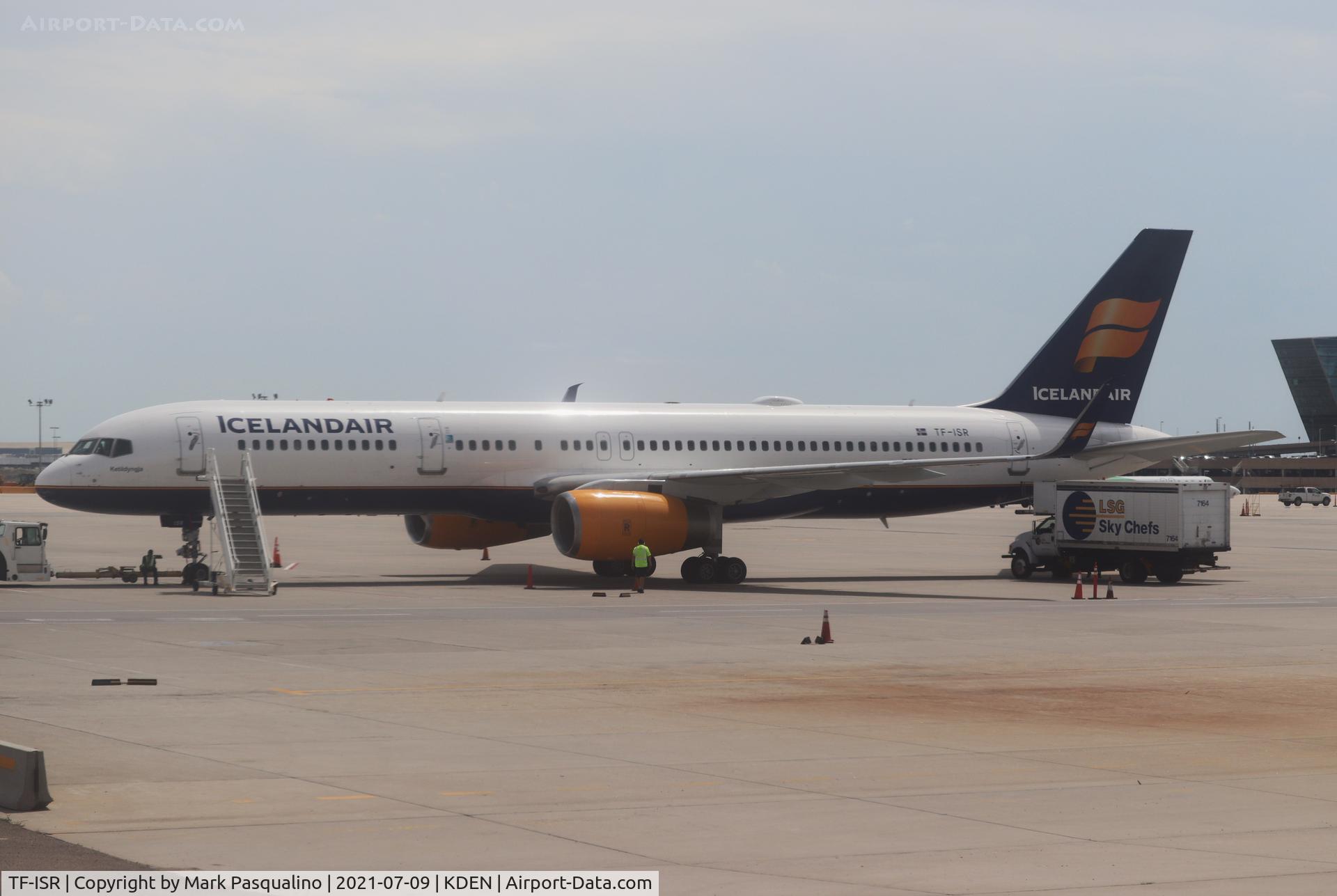 TF-ISR, 1999 Boeing 757-256 C/N 26248, Boeing 757-256