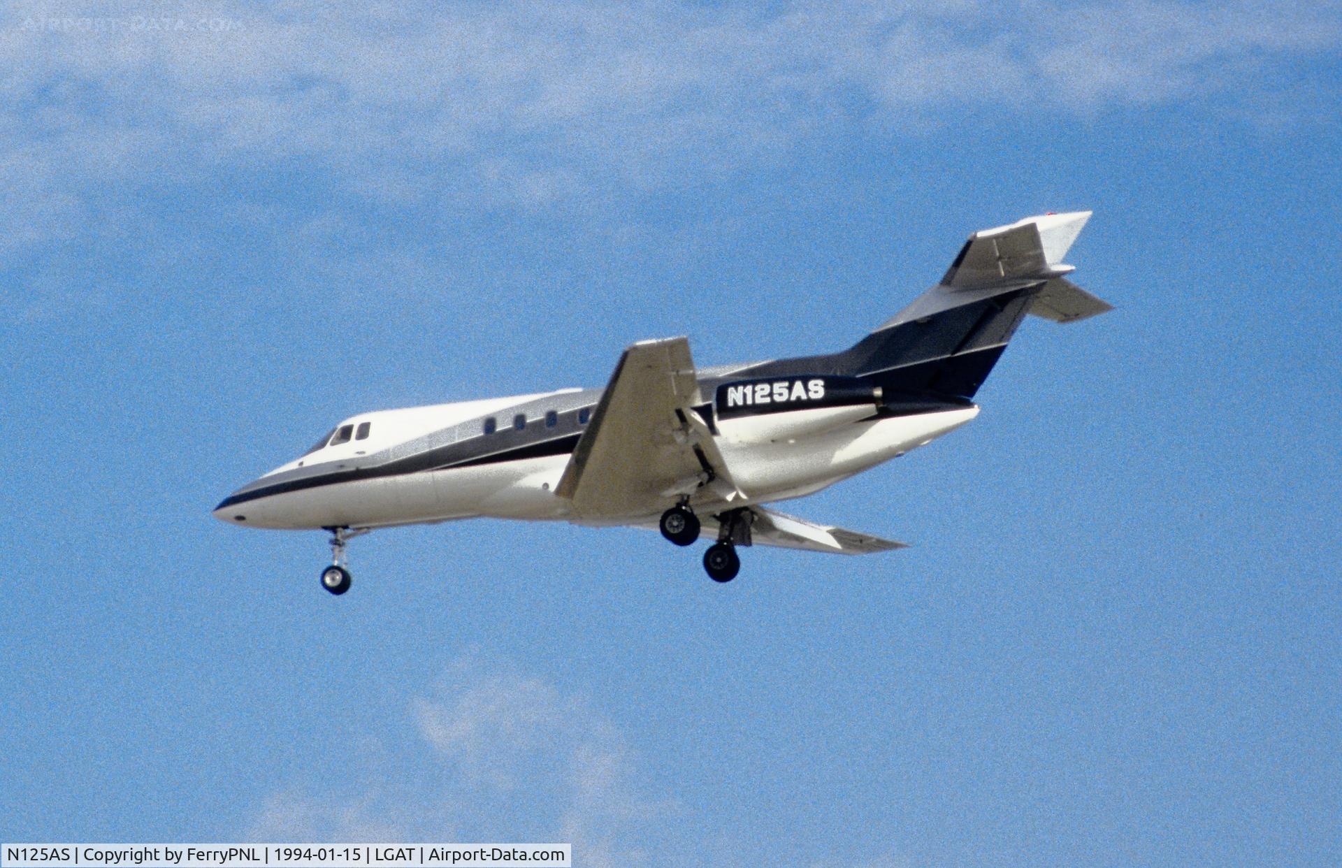 N125AS, 1990 Hawker 125-800B C/N 258167, Ayrton Senna HS800B landing