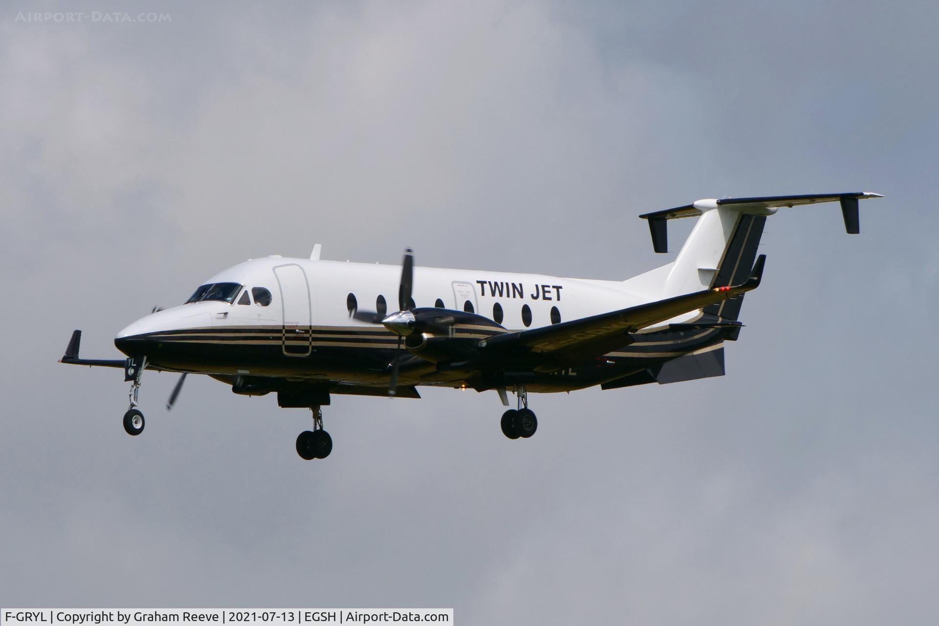 F-GRYL, 1997 Beech 1900D C/N UE-301, Landing at Norwich.