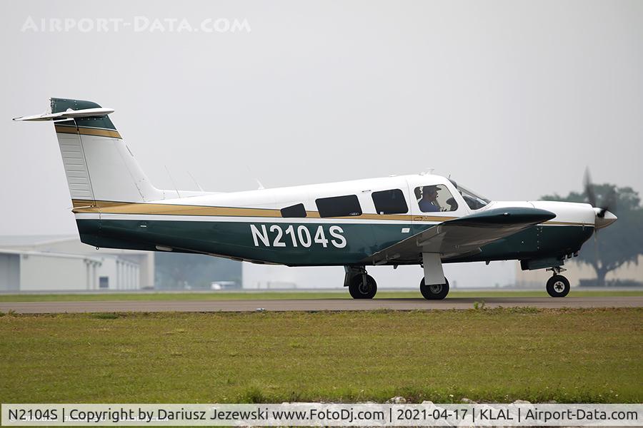 N2104S, Piper PA-32RT-300 C/N 32R-7985087, Piper PA-32RT-300 Lance  C/N 32R-7985087, N2104S