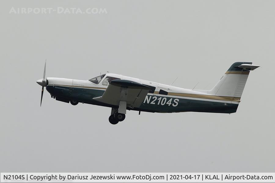 N2104S, Piper PA-32RT-300 C/N 32R-7985087, Piper PA-32RT-300 Lance  C/N 32R-7985087, N2104S