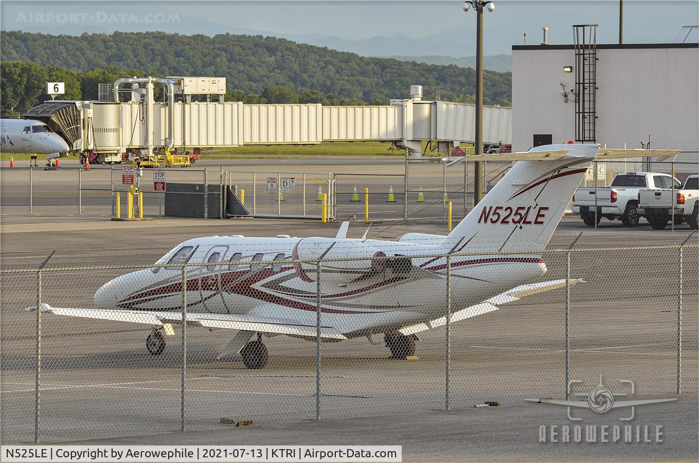 N525LE, 2001 Cessna 525 CitationJet CJ1 C/N 525-0447, Parked at Tri-Cities Airport (KTRI).
13Jul21