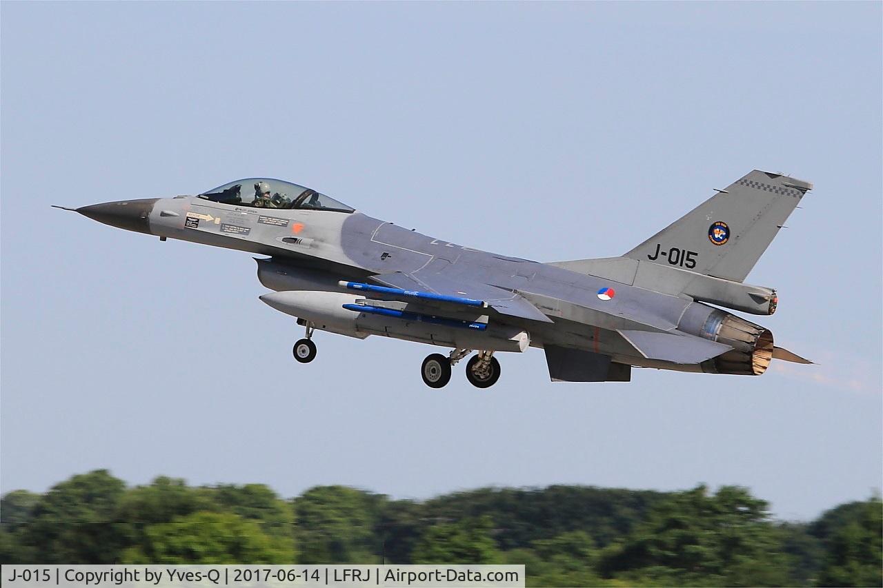 J-015, 1991 Fokker F-16A Fighting Falcon C/N 6D-171, Fokker F-16A Fighting Falcon, Take off rwy 26, Landivisiau Naval Air Base (LFRJ) Tiger Meet 2017