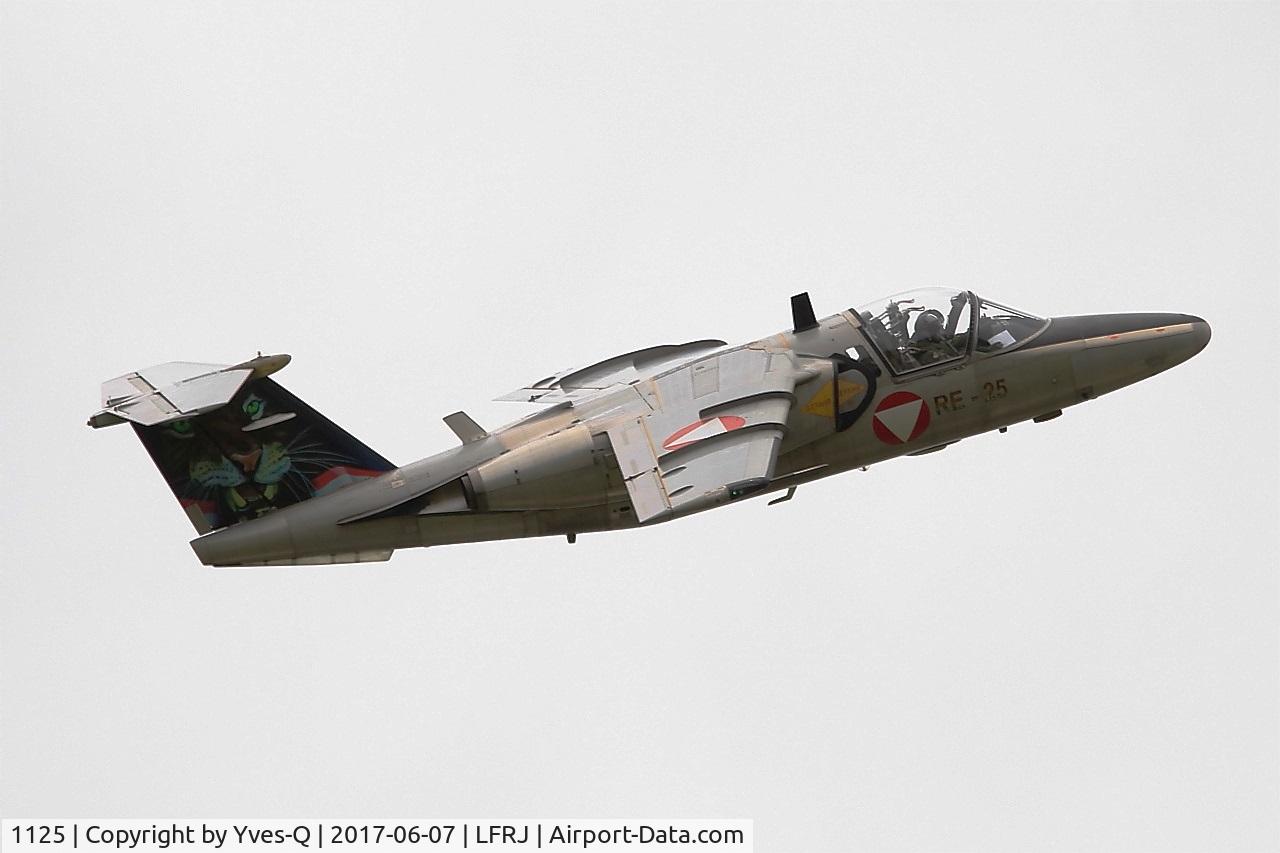 1125, Saab 105OE C/N 105425, Saab 105OE, Climbing from rwy 26, Landivisiau Naval Air Base (LFRJ) Tiger Meet 2017