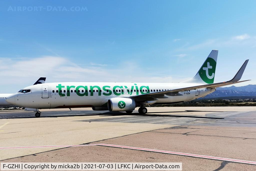 F-GZHI, 2013 Boeing 737-86J C/N 36120, Parked