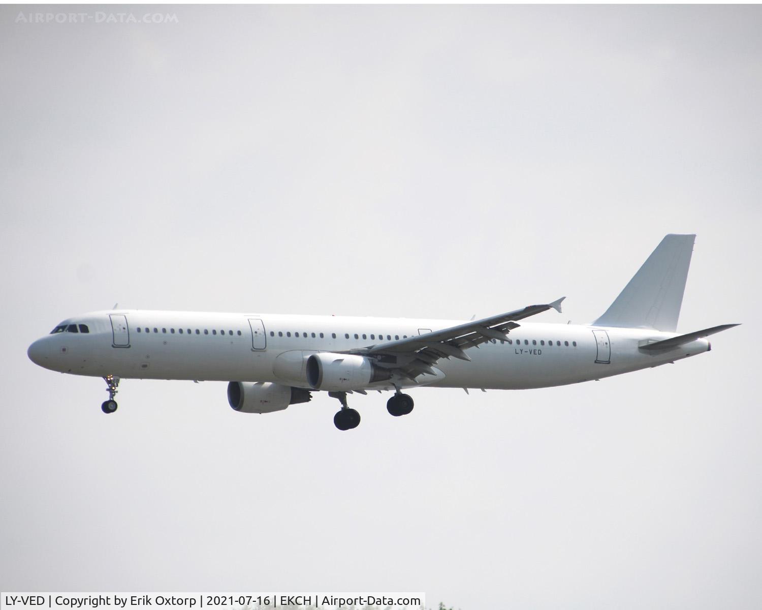 LY-VED, 2007 Airbus A321-211 C/N 3334, LY-VED landing rw 30